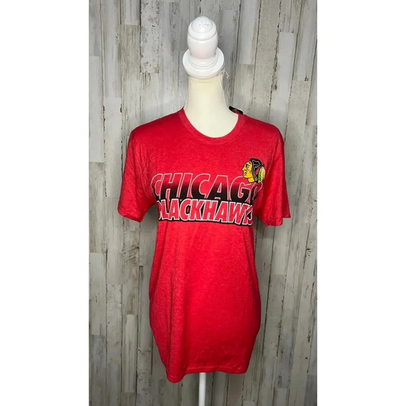NWT NHL Chicago Blackhawks Men's Large Short Sleeve Red T-Shirt - Picture 2 of 5